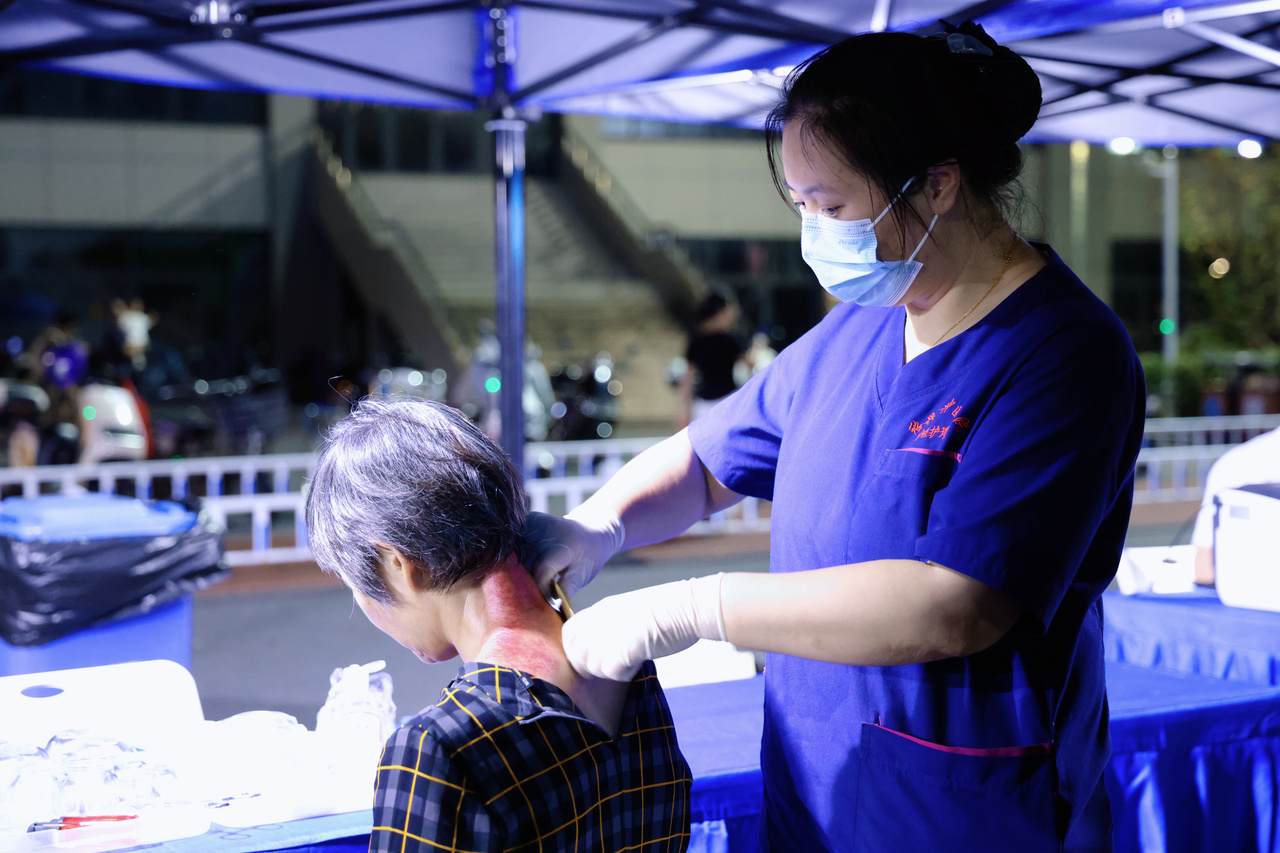 2025年健康宣教基层行暨全国爱牙日口腔健康科普活动 绍兴口腔医院公益科普活动 绍兴市口腔医院涂氟防龋治疗_绍兴口腔医院排名